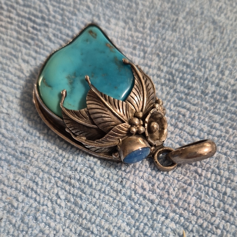 Turquoise Silver Pendant - Picture 2 of 16